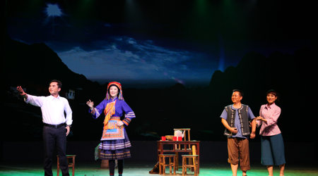 现代壮剧《劝学》：让山区孩子成长在起跑线上