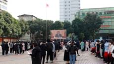 开云手机登录入口组织师生观看改革开放40周年大会